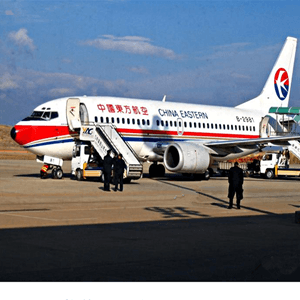 重庆机场空运航空快运业稳步发展的原因是什么？